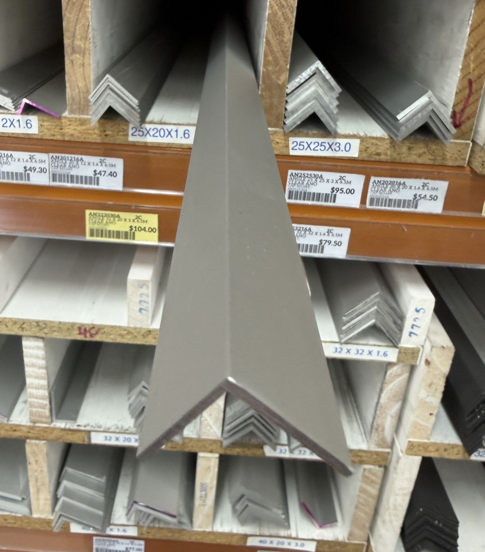 ANGLE 25MM X 20MMX 1.6MM X 6.5MTR X 25UM CLEAR ANODISED